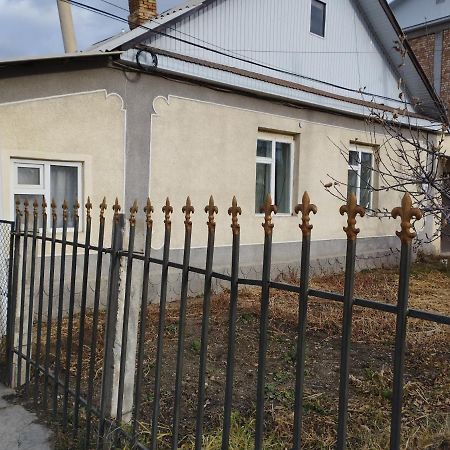 Guest House Sono Adress Derbisheva 202 カラコル エクステリア 写真